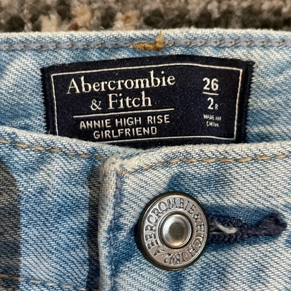 Abercrombie & Finch | Highrise Distressed Girlfriend Jean Light Wash Cotton - Picture 7 of 10